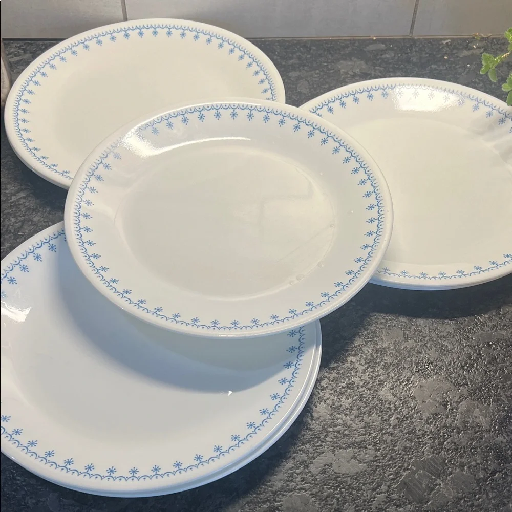Corelle SET OF 3 Snowflake Blue or Snowflake Garland Dinner plates. Vintage